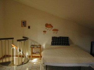 Marcheの家の2階ベッドルーム（シングル）